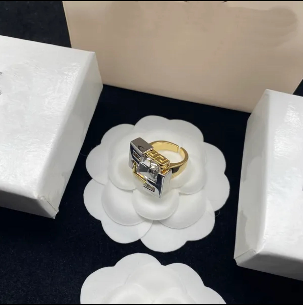 Fashion Ring