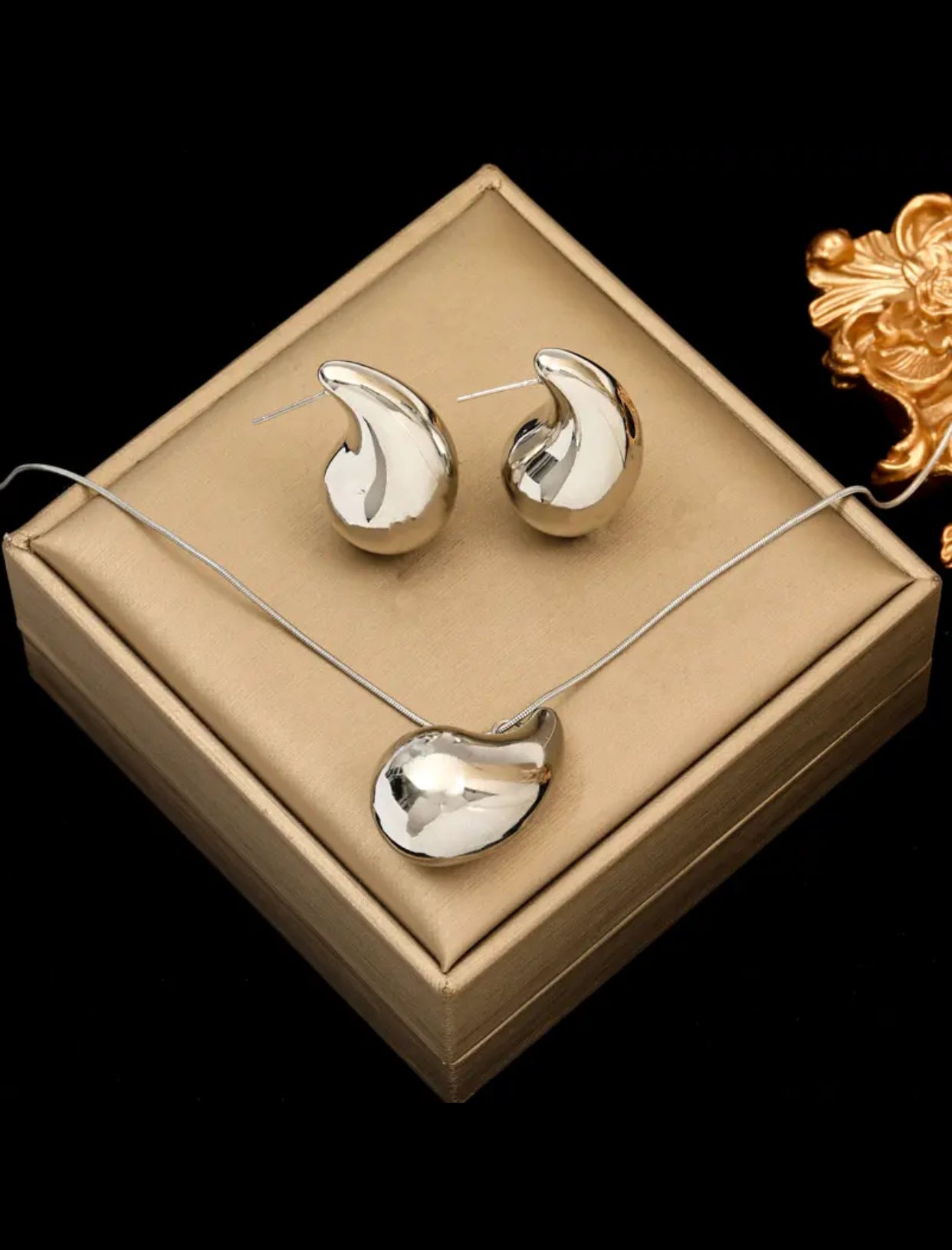 Trendy Waterdrop Necklace Earrings set