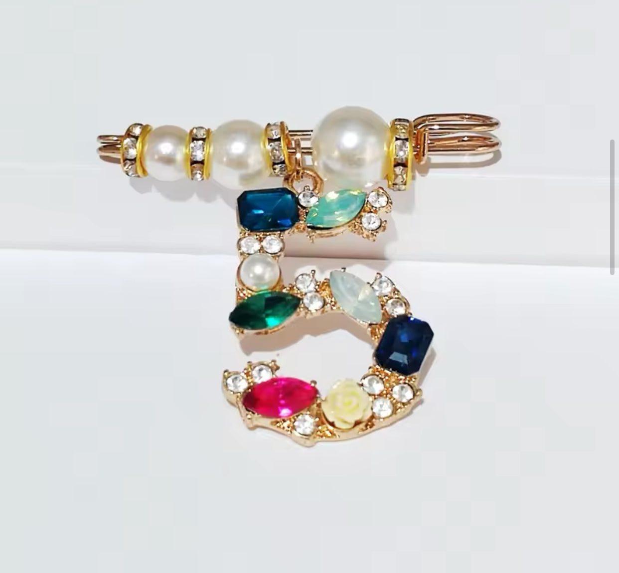 Luxury Pearl brooch