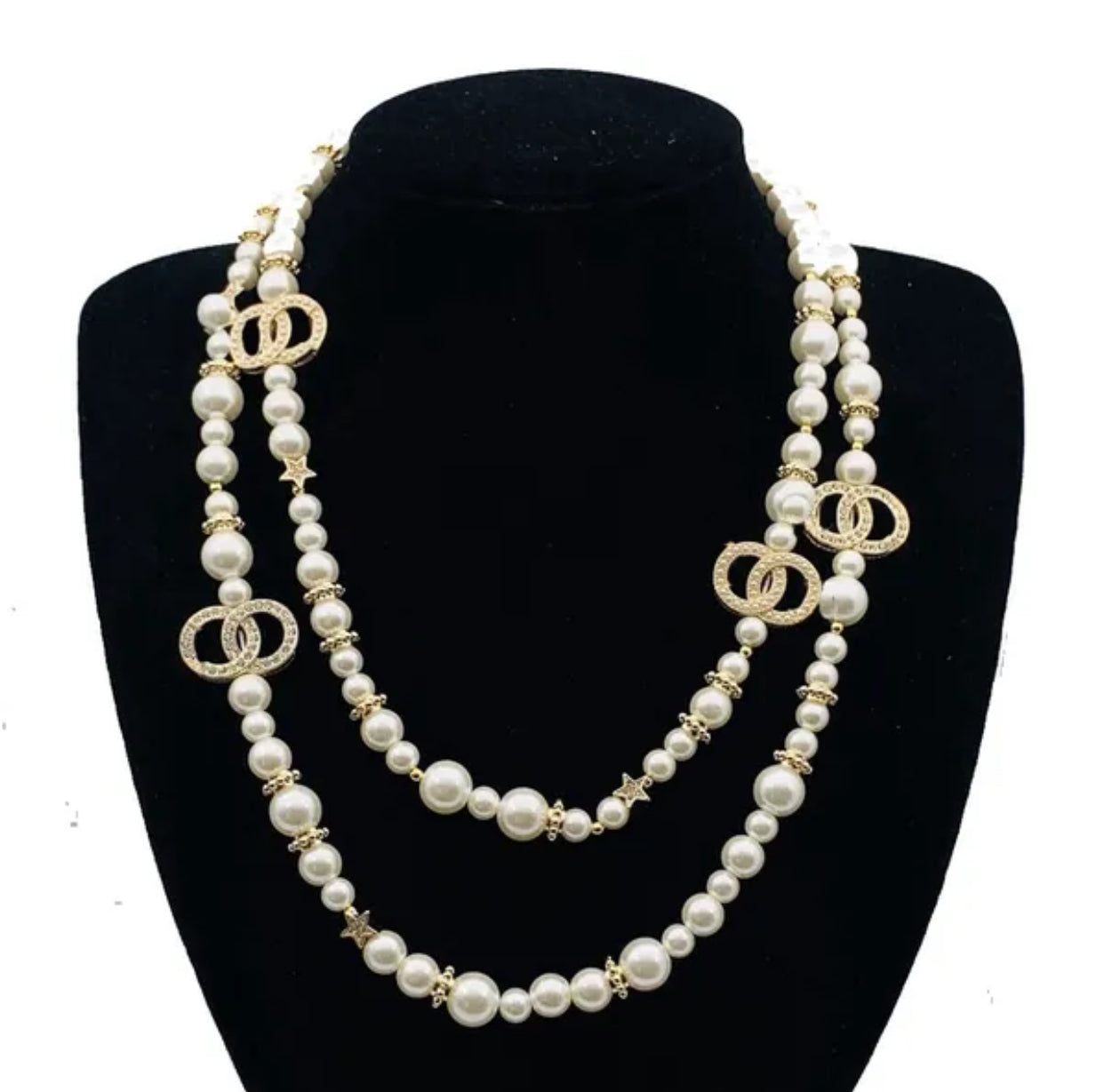 Extravagant Pearl Necklace