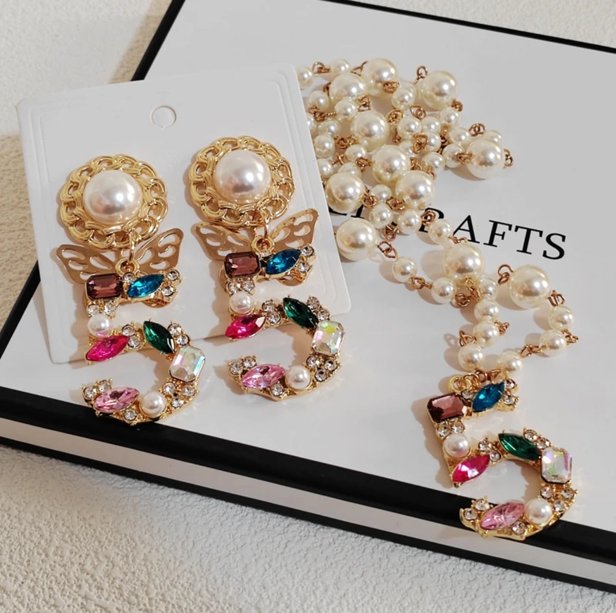 Luxury Statement pearl Necklace Earrings Set