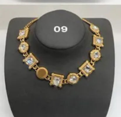 Fashion Designed Crystal Diamonds choking