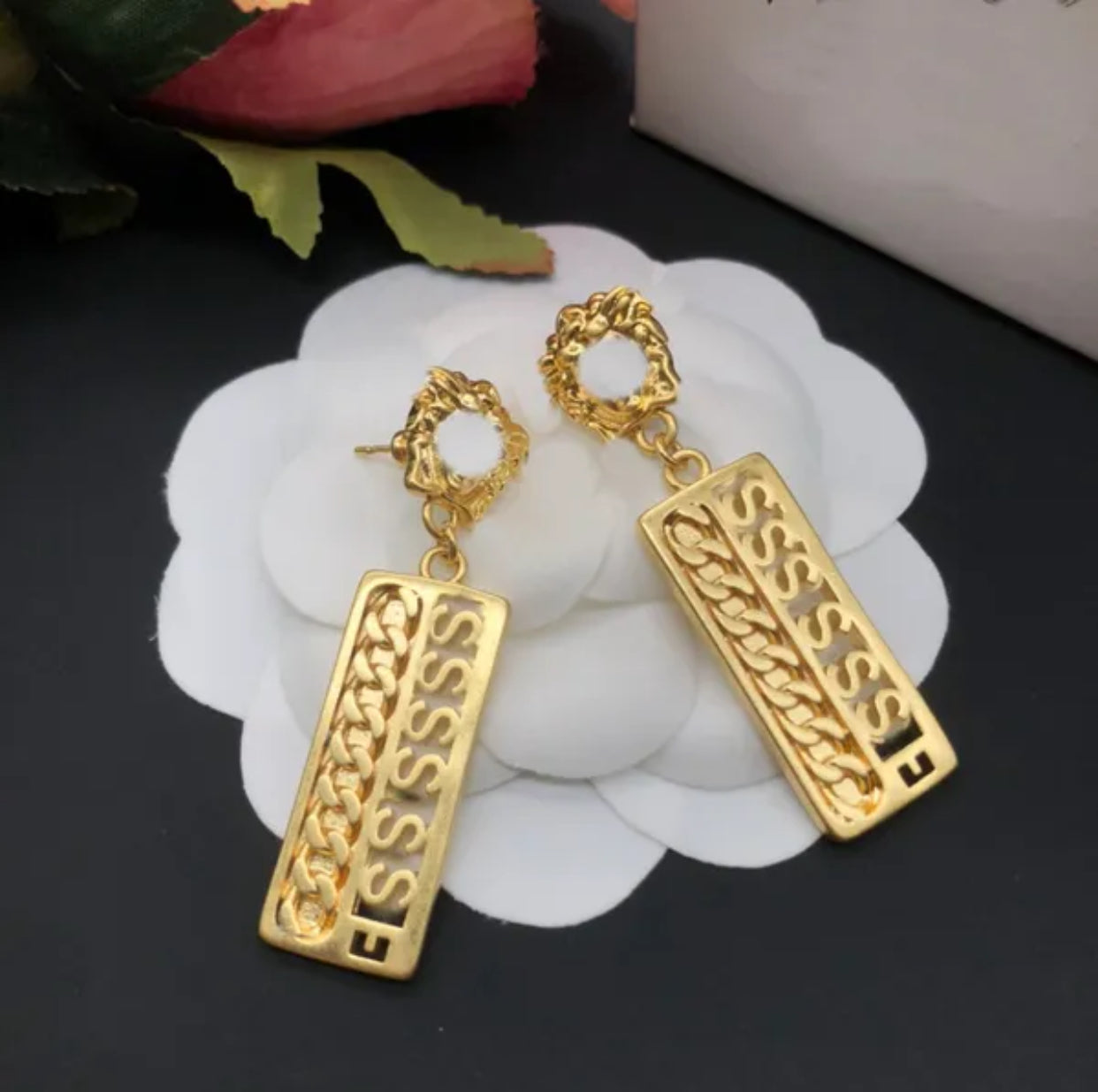Fashion designer stud Earrings