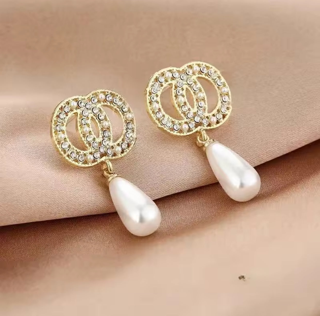 Pearl Stud Fashion Earrings