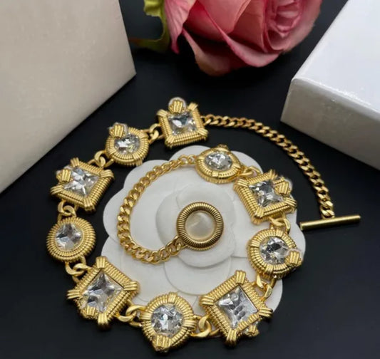 Fashion Designed Crystal Diamonds choking