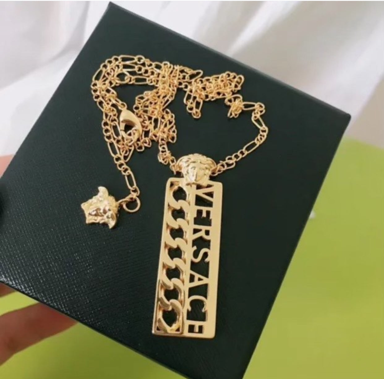 Luxury Brand V Necklace Earrings set